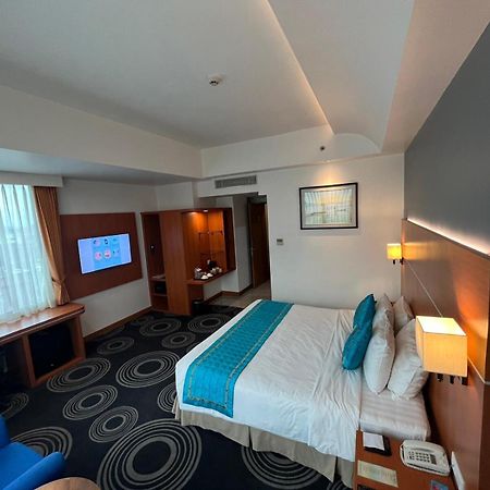 Ritz Grand Hotel Mandalay Eksteriør bilde