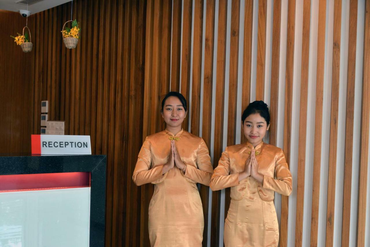 Ritz Grand Hotel Mandalay Eksteriør bilde