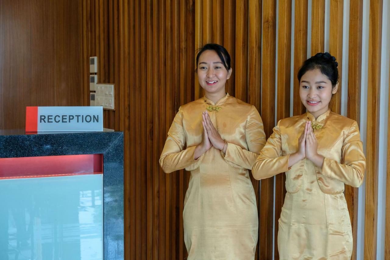 Ritz Grand Hotel Mandalay Eksteriør bilde