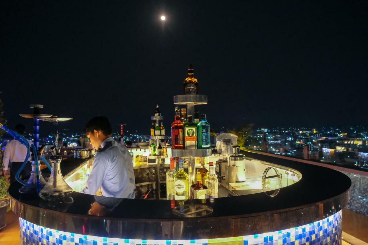 Ritz Grand Hotel Mandalay Eksteriør bilde