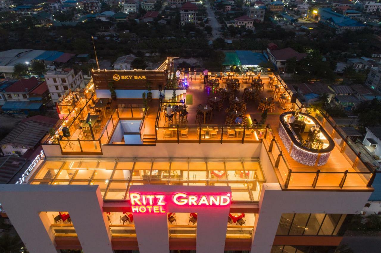 Ritz Grand Hotel Mandalay Eksteriør bilde